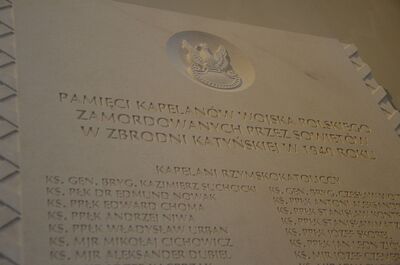 W Krakowie poświęcono tablicę kapelanów katyńskich. Fot. Janusz Ślęzak (IPN)