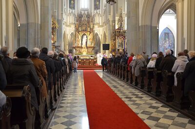 W Krakowie poświęcono tablicę kapelanów katyńskich. Fot. Janusz Ślęzak (IPN)
