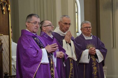 W Krakowie poświęcono tablicę kapelanów katyńskich. Fot. Janusz Ślęzak (IPN)