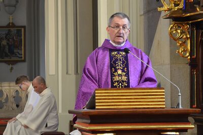 W Krakowie poświęcono tablicę kapelanów katyńskich. Fot. Janusz Ślęzak (IPN)