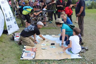 Rekonstrukcja zrzutów alianckich na Dzielcu w Słopnicach z udziałem krakowskiego IPN – 16 lipca 2017