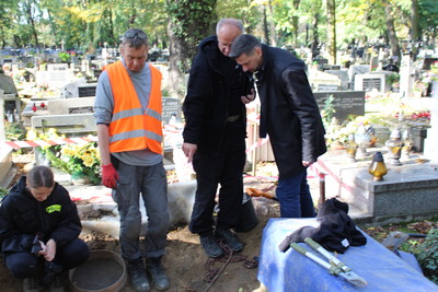 Prace poszukiwawczo-ekshumacyjne na Cmentarzu Rakowickim w Krakowie