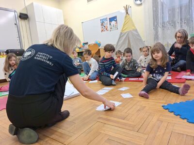 Przystanek Historia Budapeszt. Warsztaty „Jeszcze Polska nie zginęła” dla najmłodszych. Fot. Janusz Ślęzak (IPN)