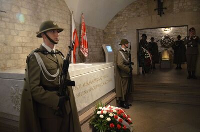 Kierownictwo IPN uczciło w Krakowie ofiary katastrofy smoleńskiej. Fot. Janusz Ślęzak (IPN)