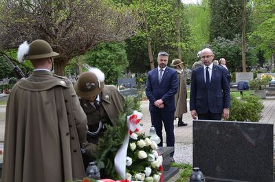 Kierownictwo IPN uczciło w Krakowie ofiary katastrofy smoleńskiej. Fot. Janusz Ślęzak (IPN)