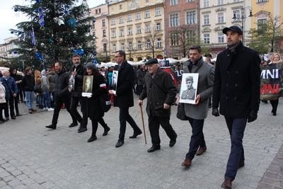 Prezes IPN dr Jarosław Szarek oraz dr hab. Filip Musiał, dyrektor Oddziału IPN w Krakowie podczas przemarszu.