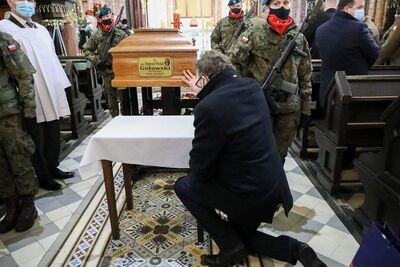 W uroczystościach pogrzebowych Zygmunta Goławskiego wziął udział prezes IPN dr Jarosław Szarek – Siedlce, 13 marca 2021. Fot. Sławek Kasper (IPN)