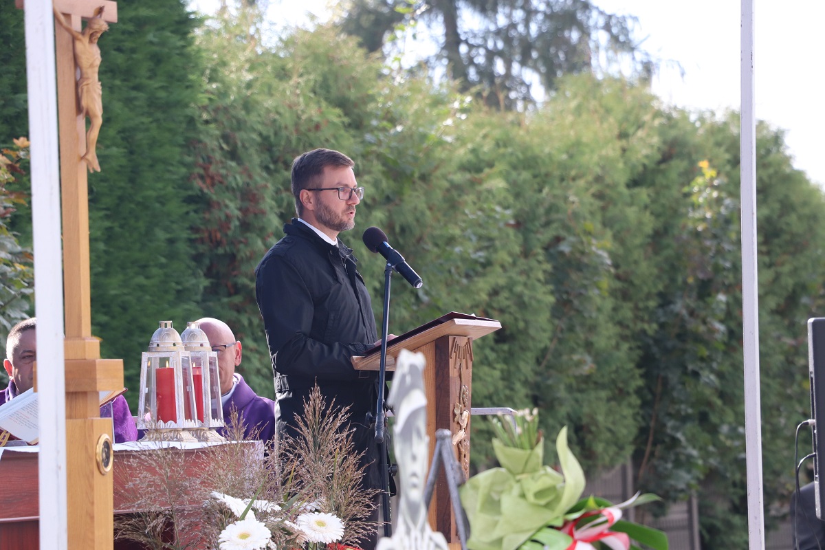 Uroczystości pogrzebowe 8 nieznanych żołnierzy Wielkopolskiej Samodzielnej Grupy Ochotniczej „WARTA” - Odolanów 12.10.2021 r. Uroczystości pogrzebowe 8 nieznanych żołnierzy Wielkopolskiej Samodzielnej Grupy Ochotniczej „WARTA” - Odolanów 12.10.2021 r.