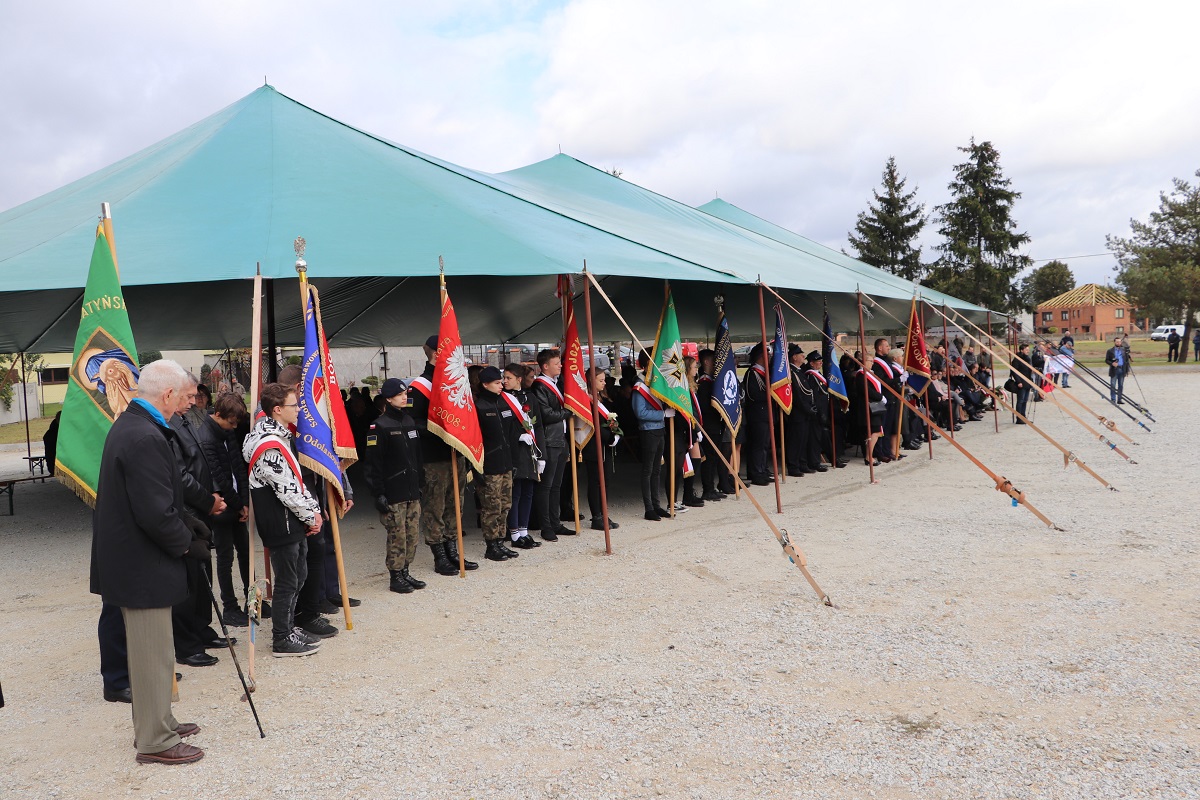 Uroczystości pogrzebowe 8 nieznanych żołnierzy Wielkopolskiej Samodzielnej Grupy Ochotniczej „WARTA” - Odolanów 12.10.2021 r. Uroczystości pogrzebowe 8 nieznanych żołnierzy Wielkopolskiej Samodzielnej Grupy Ochotniczej „WARTA” - Odolanów 12.10.2021 r.