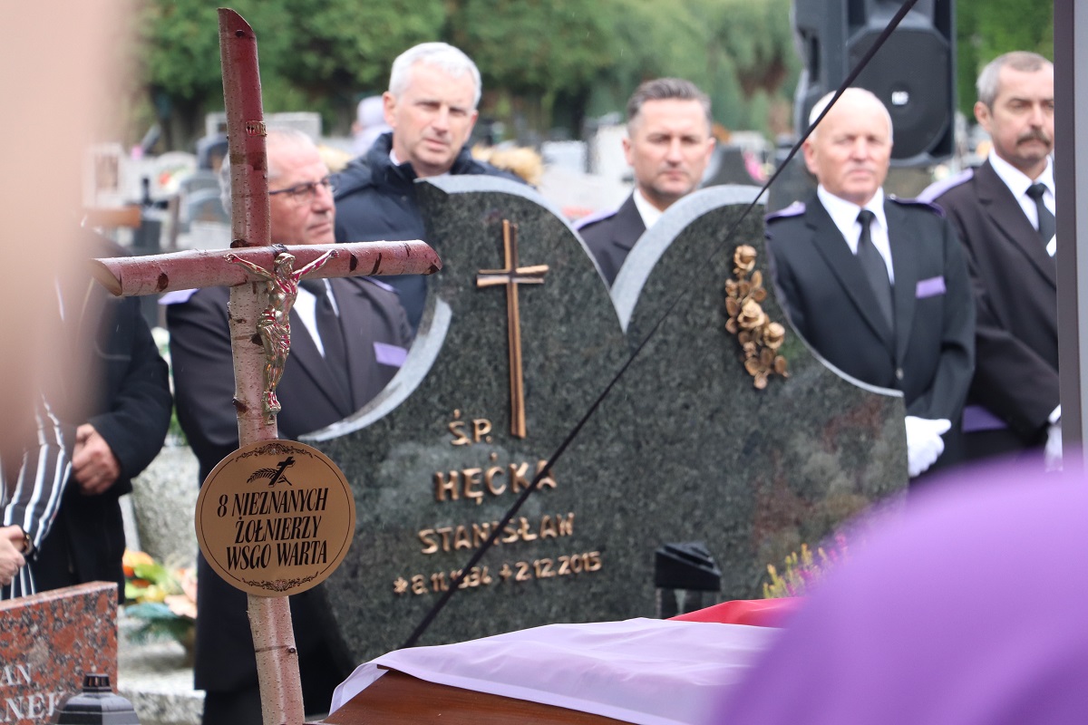 Uroczystości pogrzebowe 8 nieznanych żołnierzy Wielkopolskiej Samodzielnej Grupy Ochotniczej „WARTA” - Odolanów 12.10.2021 r. Uroczystości pogrzebowe 8 nieznanych żołnierzy Wielkopolskiej Samodzielnej Grupy Ochotniczej „WARTA” - Odolanów 12.10.2021 r.