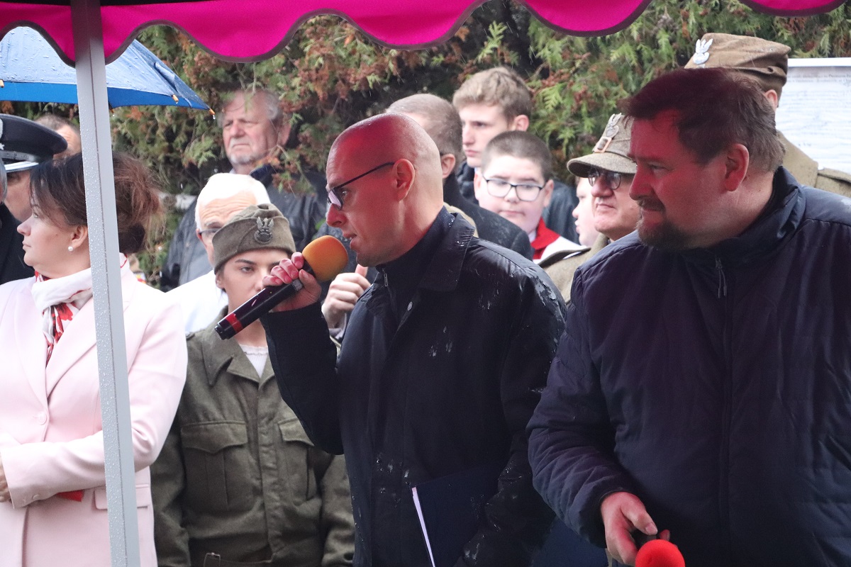 Uroczystości pogrzebowe 8 nieznanych żołnierzy Wielkopolskiej Samodzielnej Grupy Ochotniczej „WARTA” - Odolanów 12.10.2021 r. Uroczystości pogrzebowe 8 nieznanych żołnierzy Wielkopolskiej Samodzielnej Grupy Ochotniczej „WARTA” - Odolanów 12.10.2021 r.