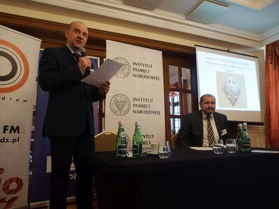 Od lewej: dr hab. Marek Białokur (UO), dr Jan Wiśniewski (WSKSiM)