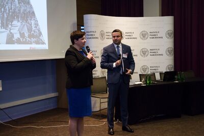 Dr Joanna Żelazko, koordynatorka konferencji, dr Sebastian Pilarski, naczelnik OBBH IPN w Łodzi