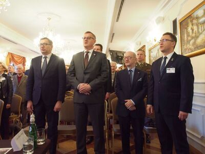 Od lewej Prezes IPN dr Jarosław Szarek, prok. Andrzej Pozorski, dyrektor GKŚZpNP IPN, prof. Włodzimierz Suleja, dyrektor BBH IPN, dr Dariusz Rogut, dyrektor Oddziału IPN w Łodzi