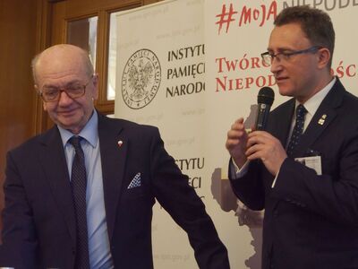 Od lewej: prof. Włodzimierz Suleja, dr Dariusz Rogut