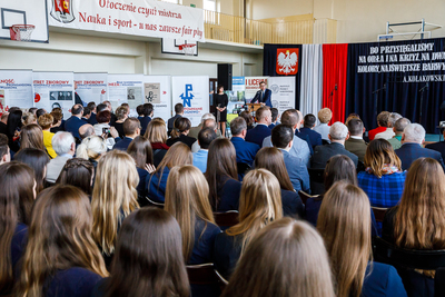 Odsłonięcie tablicy pamiątkowej ku czci członków młodzieżowej organizacji niepodległościowej „Orlęta” – Tomaszów Mazowiecki, 27 lutego 2019. Fot. Sławek Kasper (IPN)