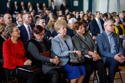 Odsłonięcie tablicy pamiątkowej ku czci członków młodzieżowej organizacji niepodległościowej „Orlęta” – Tomaszów Mazowiecki, 27 lutego 2019. Fot. Sławek Kasper (IPN)