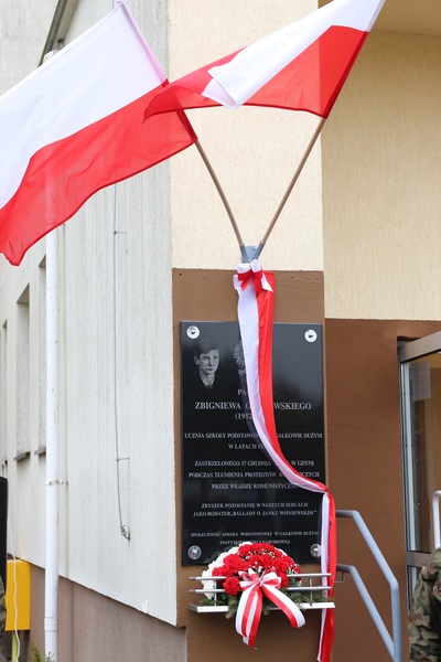 Odsłonięcie tablicy Pamiątkowej Zbigniewa Godlewskiego w Gałkowie Dużym 16.12.2020r.
Fot. Kornelia Zaborska IPN Oddział w Łodzi