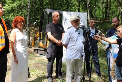 Rozpoczęcie prac poszukiwawczych na terenie dawnego poligonu na Brusie w Łodzi – konferencja prasowa 30.06.2021r.
