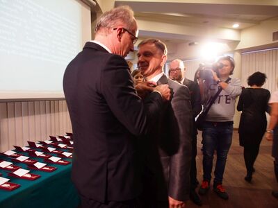 Krzyż Wolności i Solidarności odbiera Andrzej Cebulski