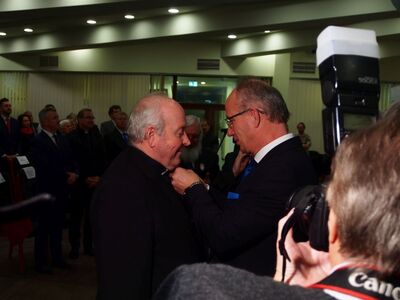 Krzyż Wolności i Solidarności odbiera Ojciec Józef Łągwa