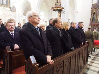 Zdjęcia z uroczystego pogrzebu ofiar egzekucji niemieckich w Zgierzu i Lasach Lućmierskich