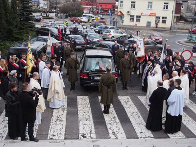 Zdjęcia z uroczystego pogrzebu ofiar egzekucji niemieckich w Zgierzu i Lasach Lućmierskich