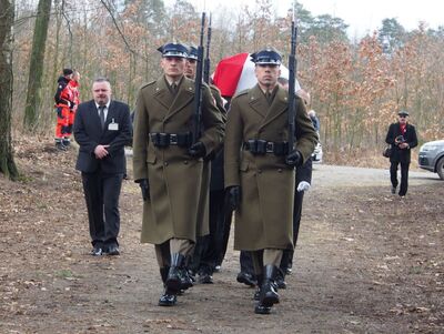 Zdjęcia z uroczystego pogrzebu ofiar egzekucji niemieckich w Zgierzu i Lasach Lućmierskich