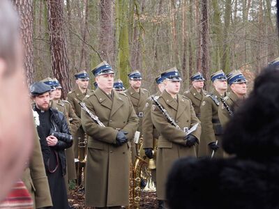 Zdjęcia z uroczystego pogrzebu ofiar egzekucji niemieckich w Zgierzu i Lasach Lućmierskich