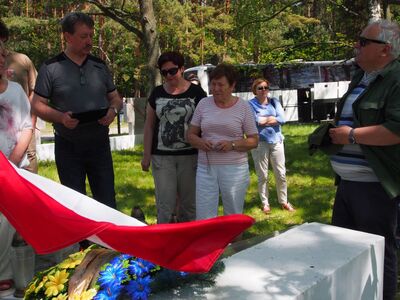 Przebraże. ator RP Andrzej Pająk, dr Joanna Żealzko (IPN Łódź), Kazimiera Lange (Rodzina Katyńska w Łodzi)