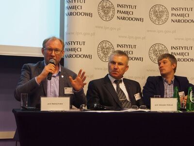 Od lewej: prof. Dmitrij Frołow, Narodowe Archiwum Finlandii, prof. Aleksander Potilczak, Narodowy Uniwersytet Pedagogiczny w Kijowie, prof. Aleksiej Zacharczenko, Moskiewski Uniwersytet Pedagogiczny