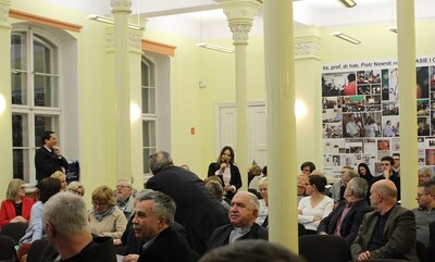 Autorom albumu podziękowali członkowie rodziny Arcybiskupa Baraniaka. Fot. Marta Sankiewicz