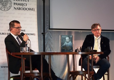 Spotkanie ze współautorami albumu „Generał Józef Haller 1873-1960” dr. Wojciechem J. Muszyńskim oraz dr. Rafałem Sierchułą. Fot. W. Sobócki