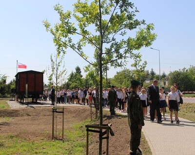 Uroczystość odsłonięcia Miejsca Pamięci Zbrodni Katyńskiej