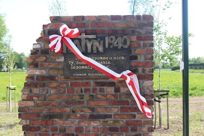 Uroczystość odsłonięcia Miejsca Pamięci Zbrodni Katyńskiej