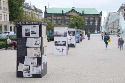 Wystawa okolicznościowa na Placu Wolności