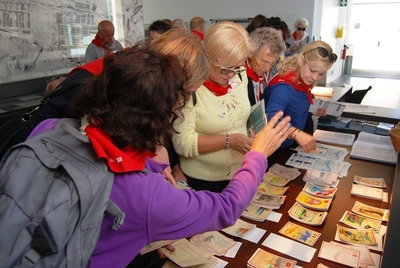 Kartki potajemnie namalowane przez więźniów w Gusen
