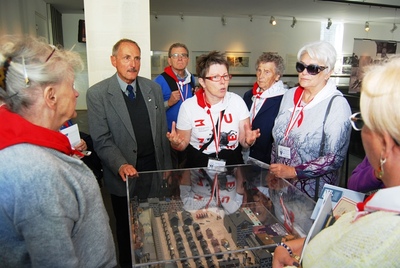 Wykład Dariusza Brożyniaka, Memoriał