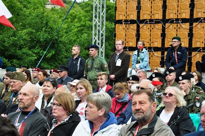 Uczestnicy Wyjazdu Pamięci podczas oficjalnych uroczystości upamiętniających 75. rocznicę bitwy o Monte Cassino