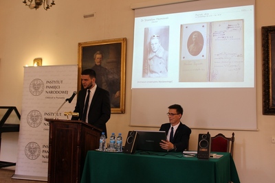 O studiach prawniczych i początkach kariery zawodowej mecenasa Hejmowskiego opowiedział Marcin Jurek z Oddziałowego Biura Upamiętniania Walk i Męczeństwa IPN w Poznaniu