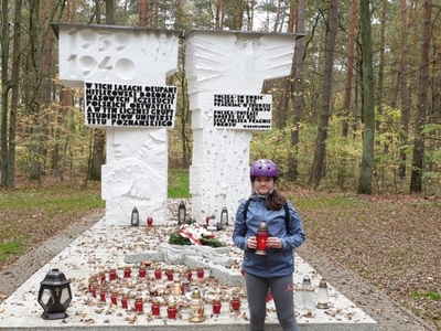 Uczniowie SP 58 w Poznaniu – Pomnik Studentów 1939-1940