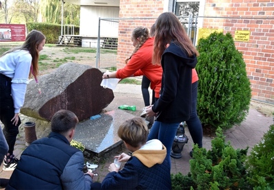 Uczniowie ze Szkoły Podstawowej w Starych Oborzyskach. Fot. Barbara Zaborska