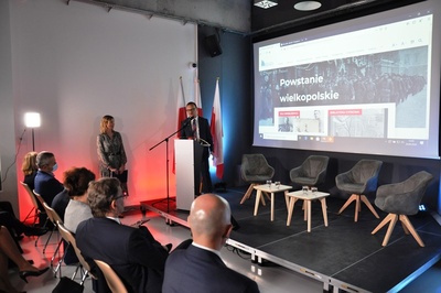 Prezentacja portalu edukacyjnego przystanekhistoria pl: dr Rafał Leśkiewicz zastępca dyrektora Biura Badań Historycznych IPN