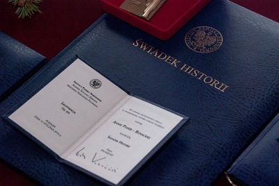 Medal, dyplom i legitymacja 