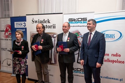 Odznaczony medalem, dyplomem i legitymacją 