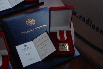 Medal, dyplom i legitymacja 