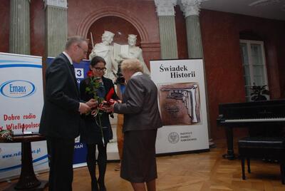 Medal, dyplom i legitymację 