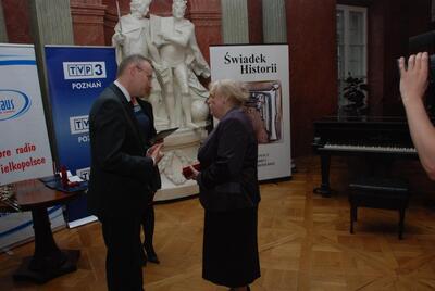 Medal, dyplom i legitymację 