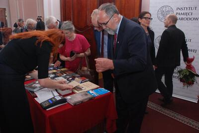 Stoisko z wydawnictwami IPN podczas gali „Świadek Historii” 