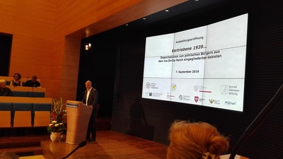 Otwarcie wystawy „Vertriebene 1939... &amp;amp;amp;amp;quot; w siedzibie Fundacji Konrada Adenauera w Berlinie, 7 września 2016 roku. Powitanie - Christian Schleicher, wiceprzewodniczący KAS